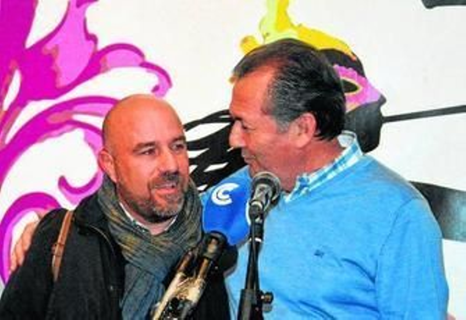 El pregonero, Manuel Rodríguez, con el alcalde, Gonzalo Rodríguez Nevado.