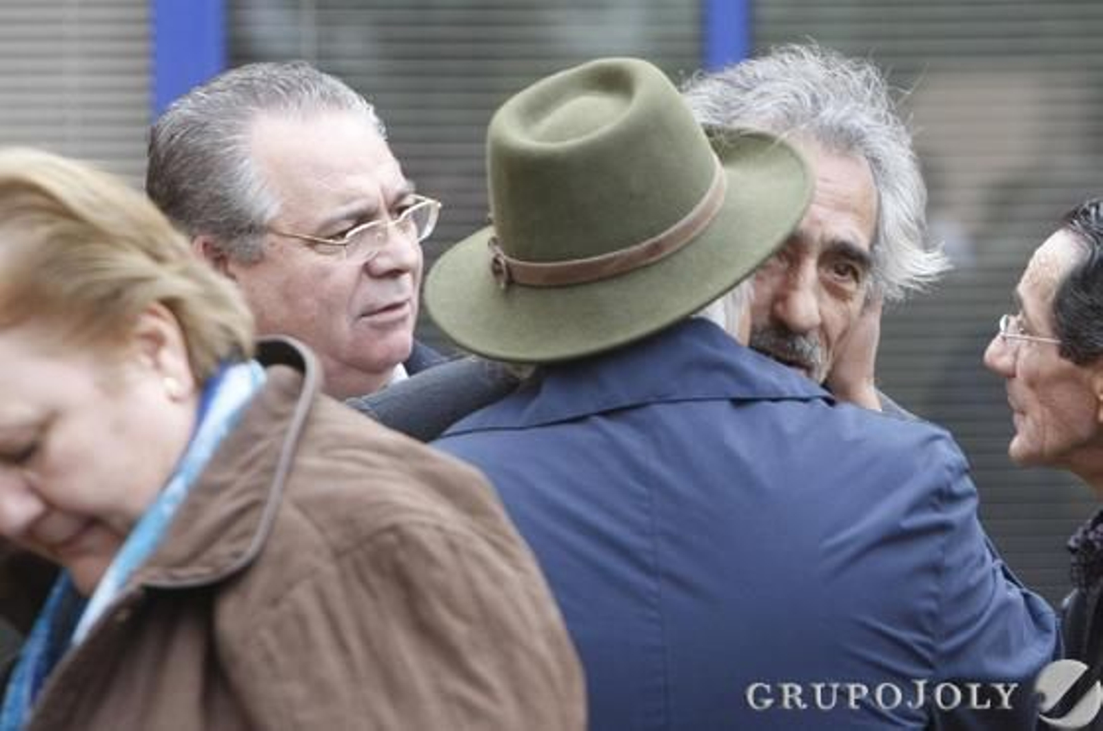 Capullo de Jerez a su llegada al tanatorio.

Foto: Pascual