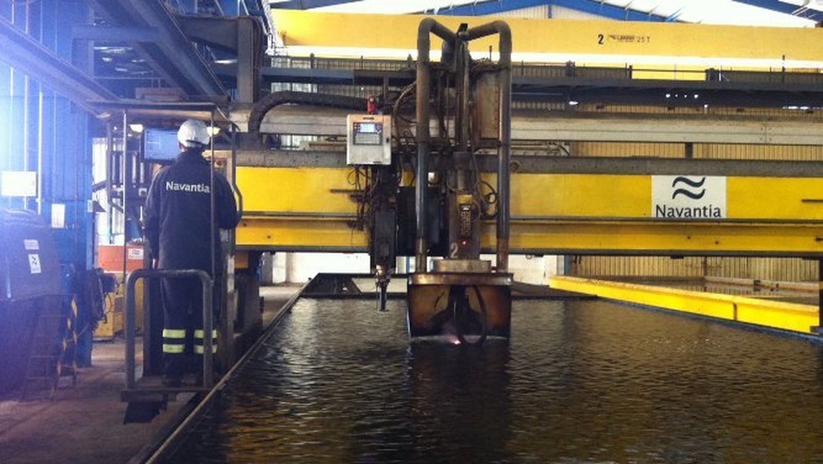 Momento del primer corte que da inicio al trabajo.