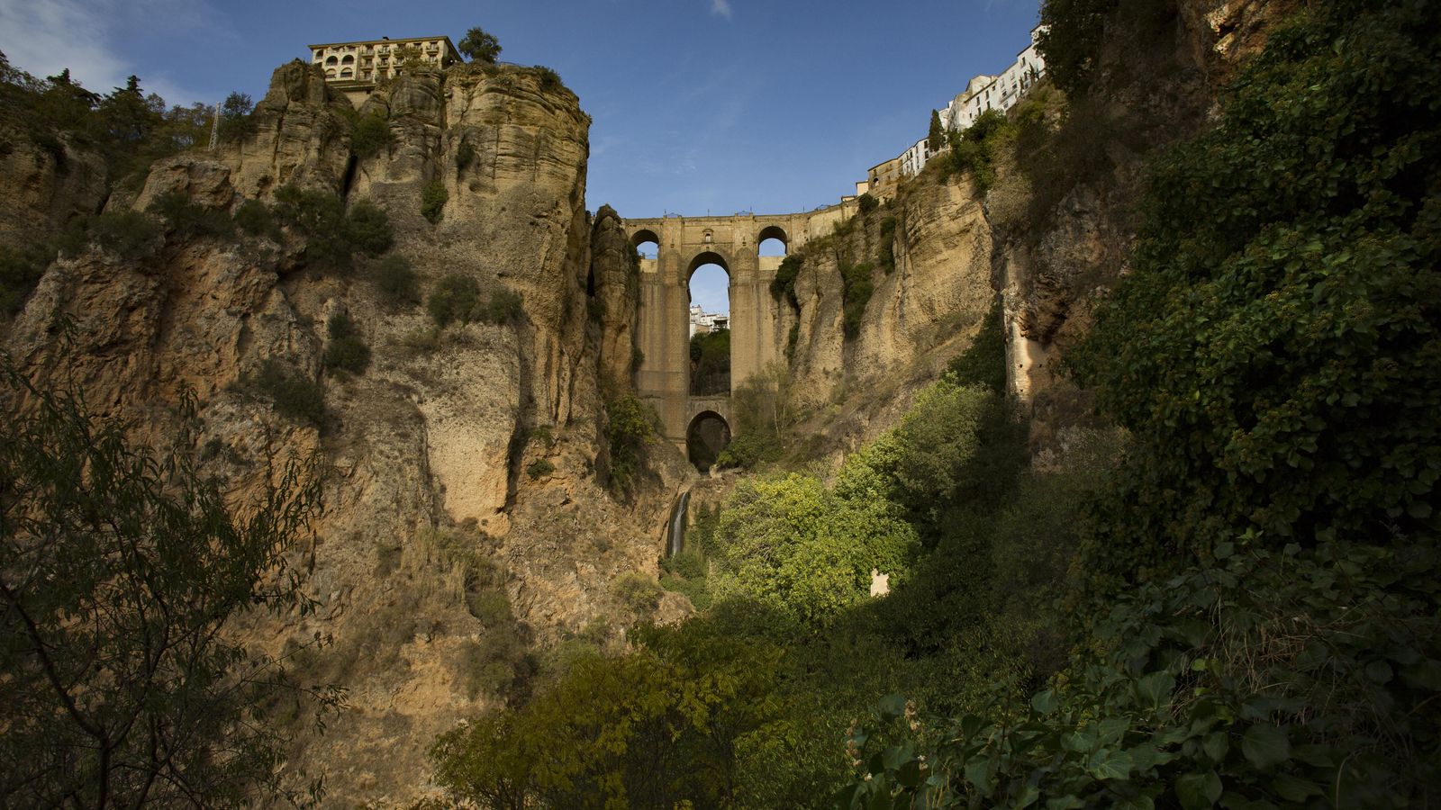 Cornisas del Tajo de Ronda Cornisas del Tajo de Ronda