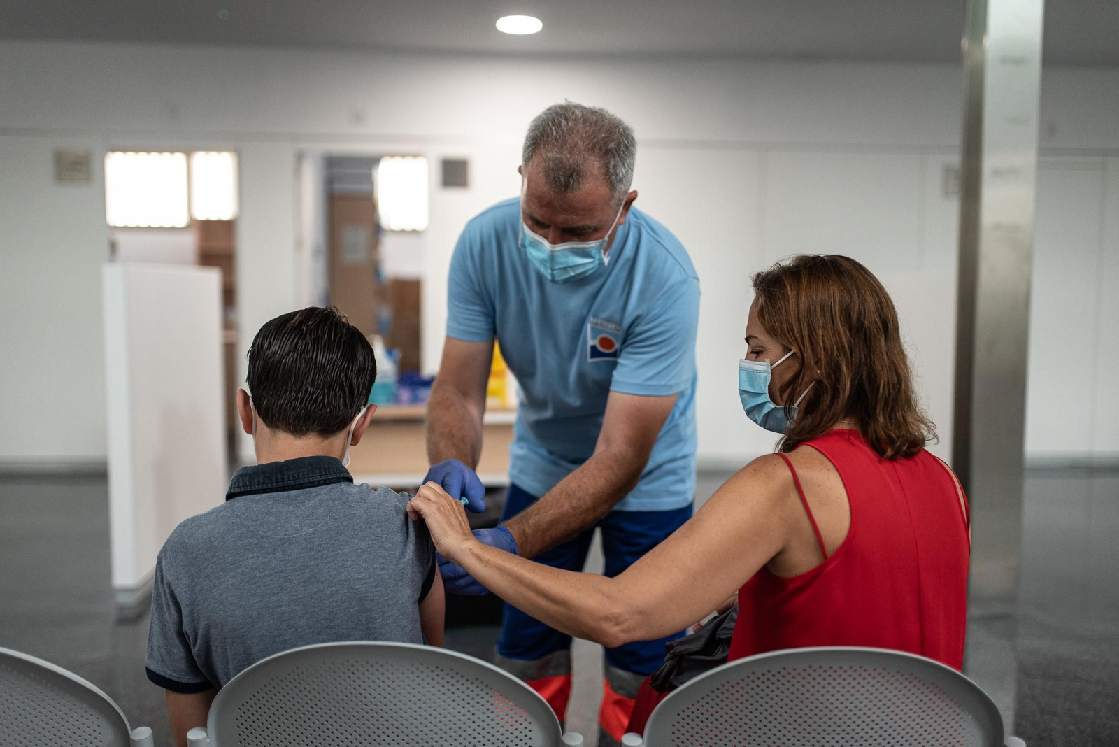 Vacunación sin cita en el centro de salud de Isla Chica.