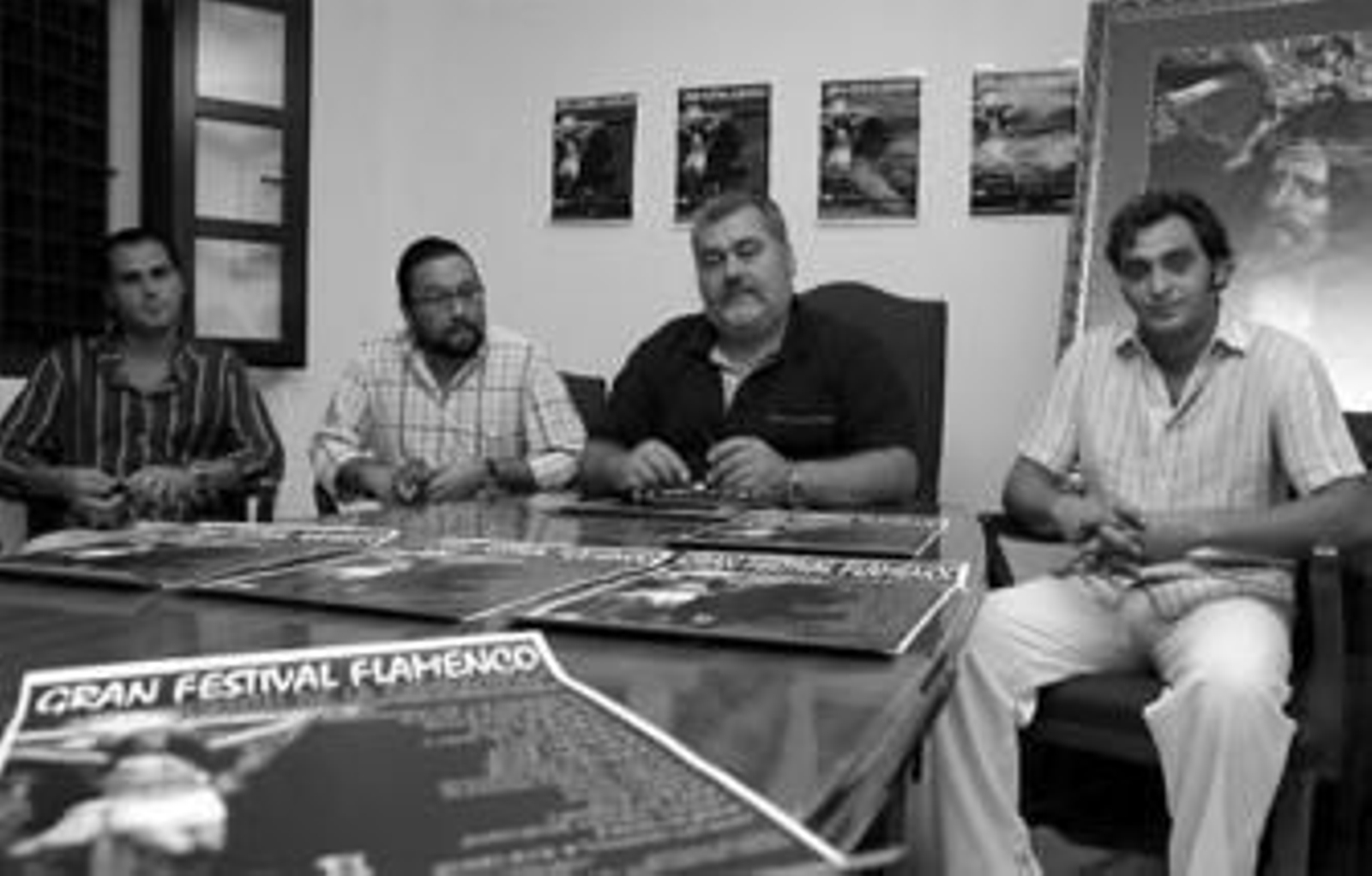 Presentación ayer del cartel que anuncia el festival flamenco que convoca la hermandad.