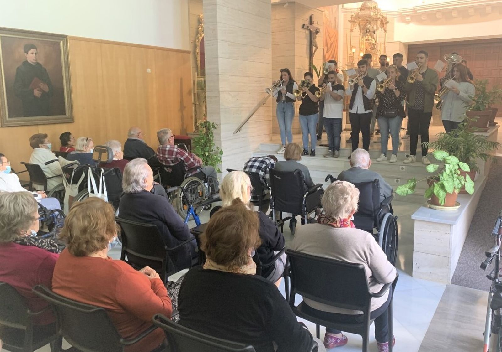 La Agrupación Musical San Juan durante el concierto para pacientes y residentes del San Juan Grande.
