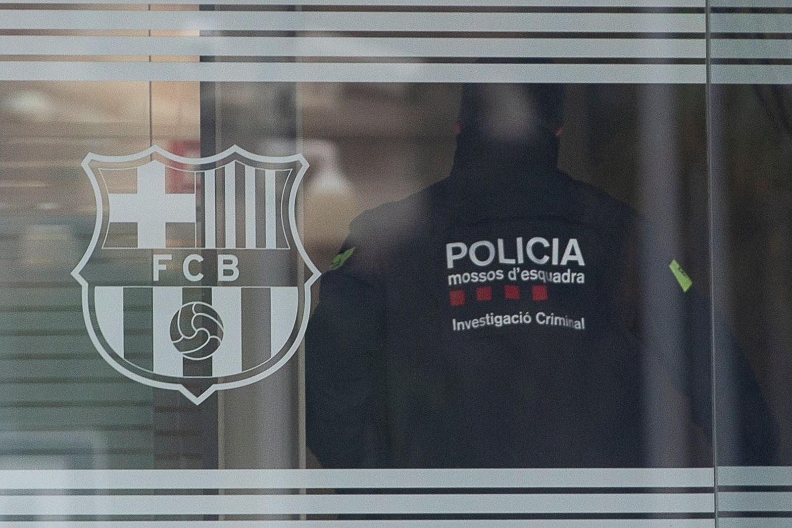 Registro policial a la sede del Barcelona hace un par de años.