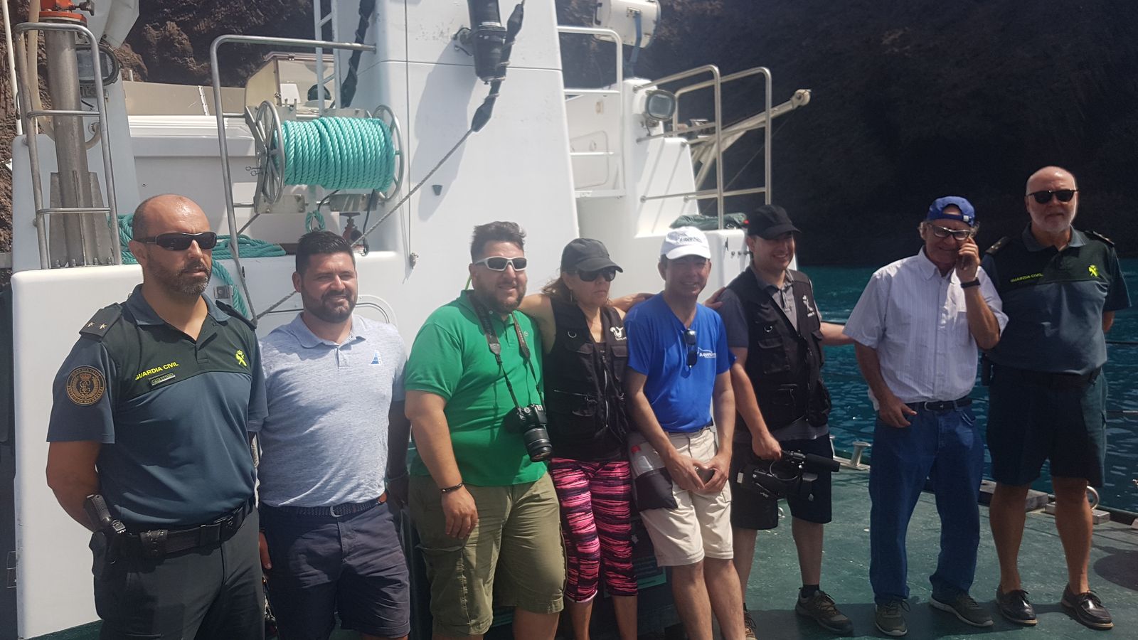Miembros del Servicio Marítimo de la Guardia Civil y Equinac.
