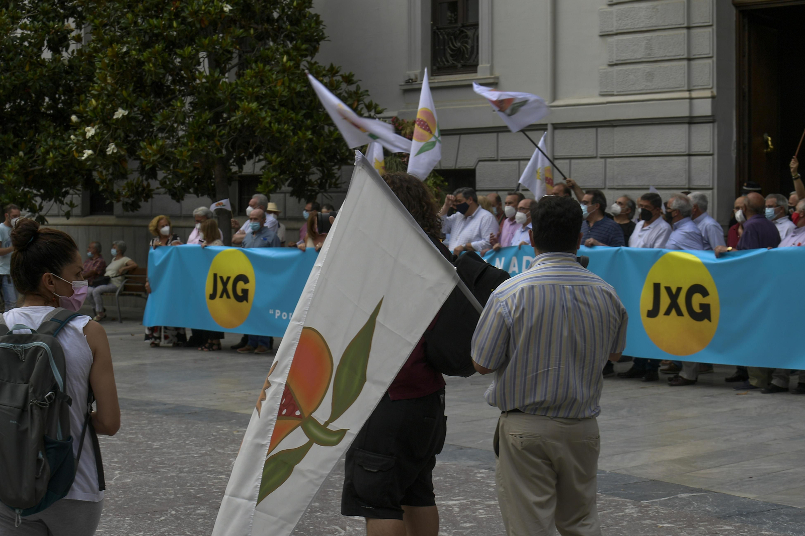 La concentración para pedir un nuevo gobierno municipal en Granada, en imágenes