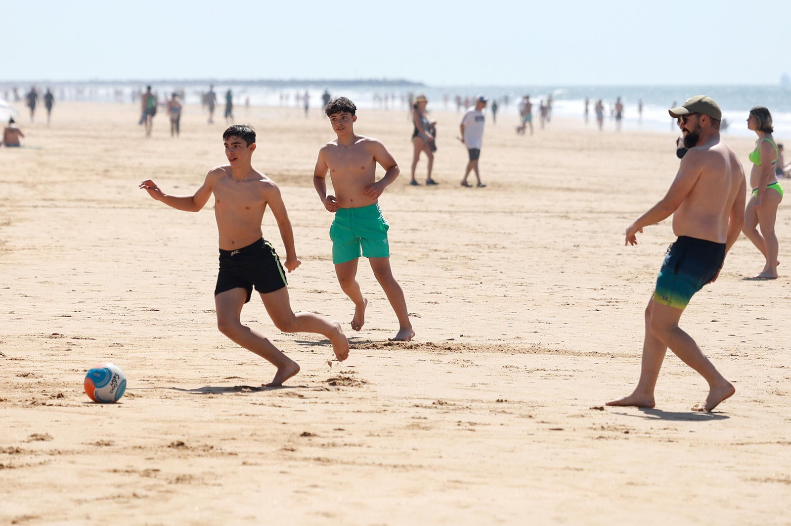 Imágenes del ambiente en las playas de Punta Umbría y Mazagón en la mañana del sábado Imágenes del ambiente en las playas de Punta Umbría y Mazagón en la mañana del sábado