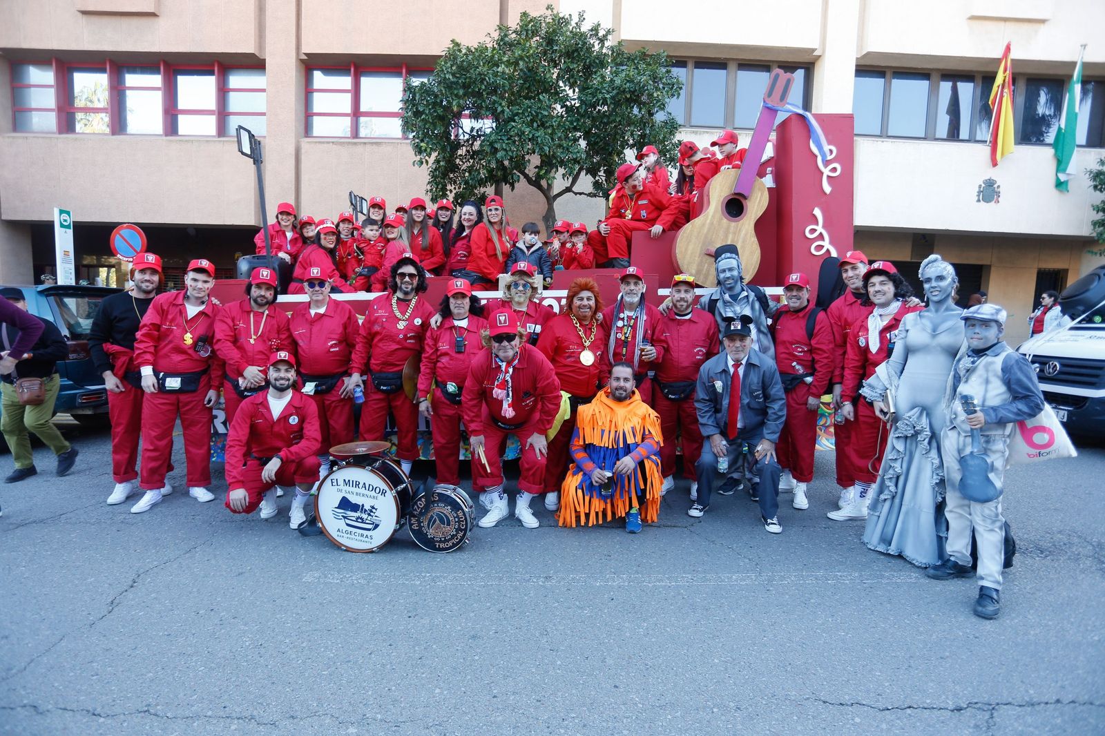 Búscate en las fotos de la cabalgata del Carnaval de Algeciras 2026