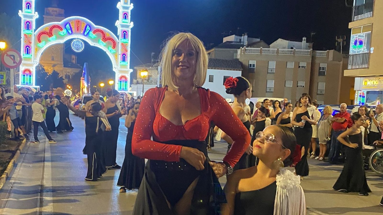 Accitanos y accitanas de todas las edades participaron en el desfile.