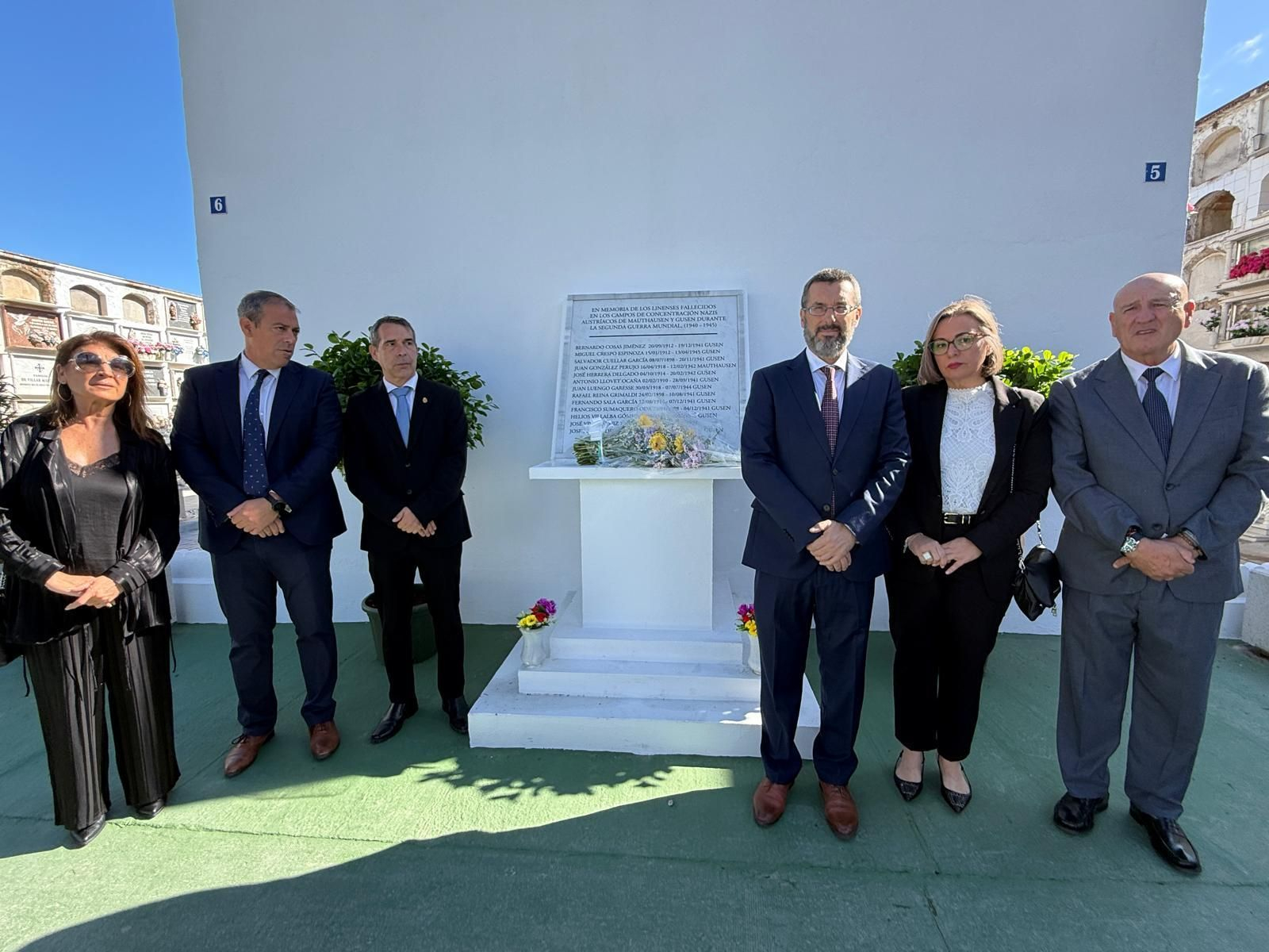 La Línea recuerda a sus difuntos con el tradicional acto en el Cementerio de San José