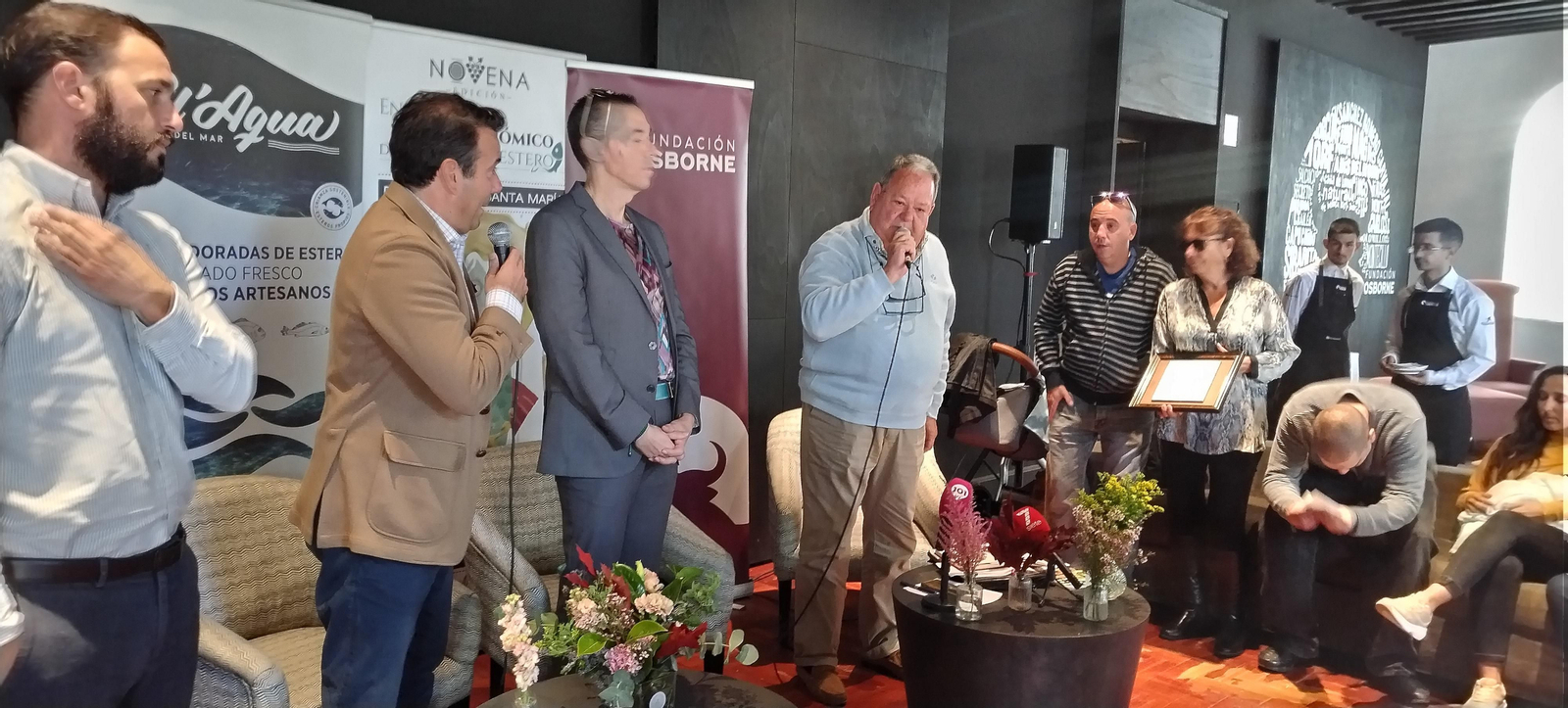 Un momento del homenaje que se le ha rendido al chef Joaquín Ramírez, recientemente fallecido. Un momento del homenaje que se le ha rendido al chef Joaquín Ramírez, recientemente fallecido.