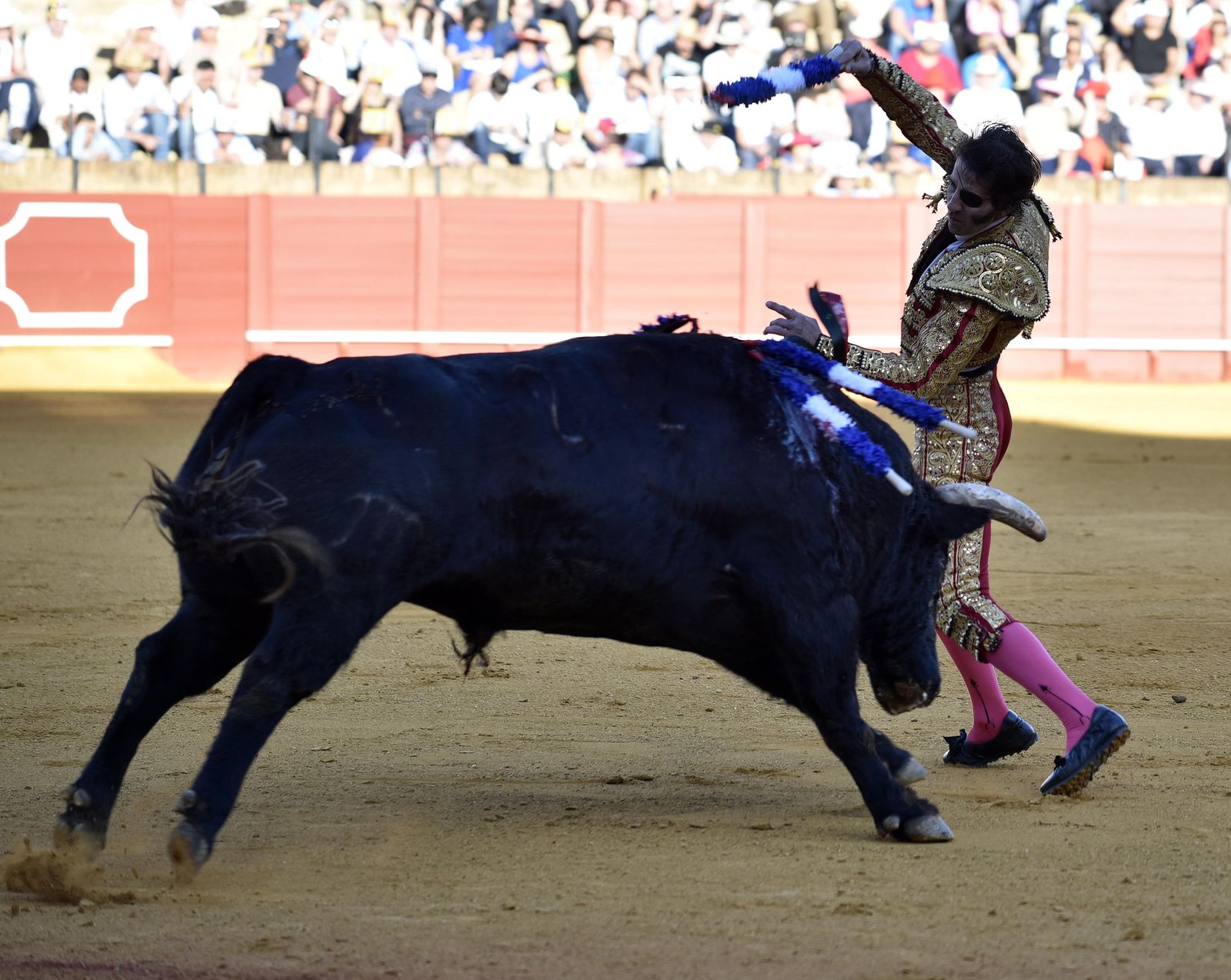 Las imágenes de la 13ª corrida de abono de La Maestranza