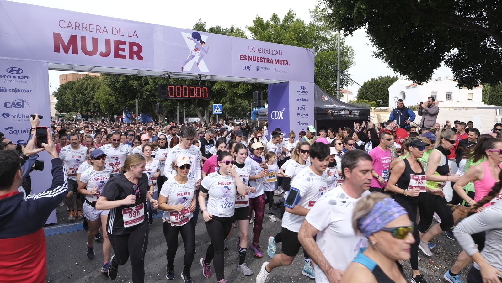 Imágenes de la Carrera de la Mujer 2023 en Almería