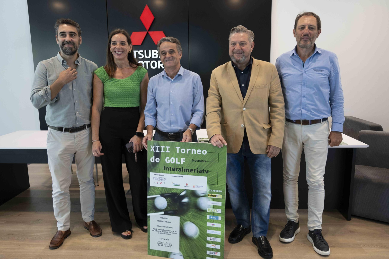 Foto de familia durante la presentación del XIII Torneo de Golf de Interalmería TV. Foto de familia durante la presentación del XIII Torneo de Golf de Interalmería TV.