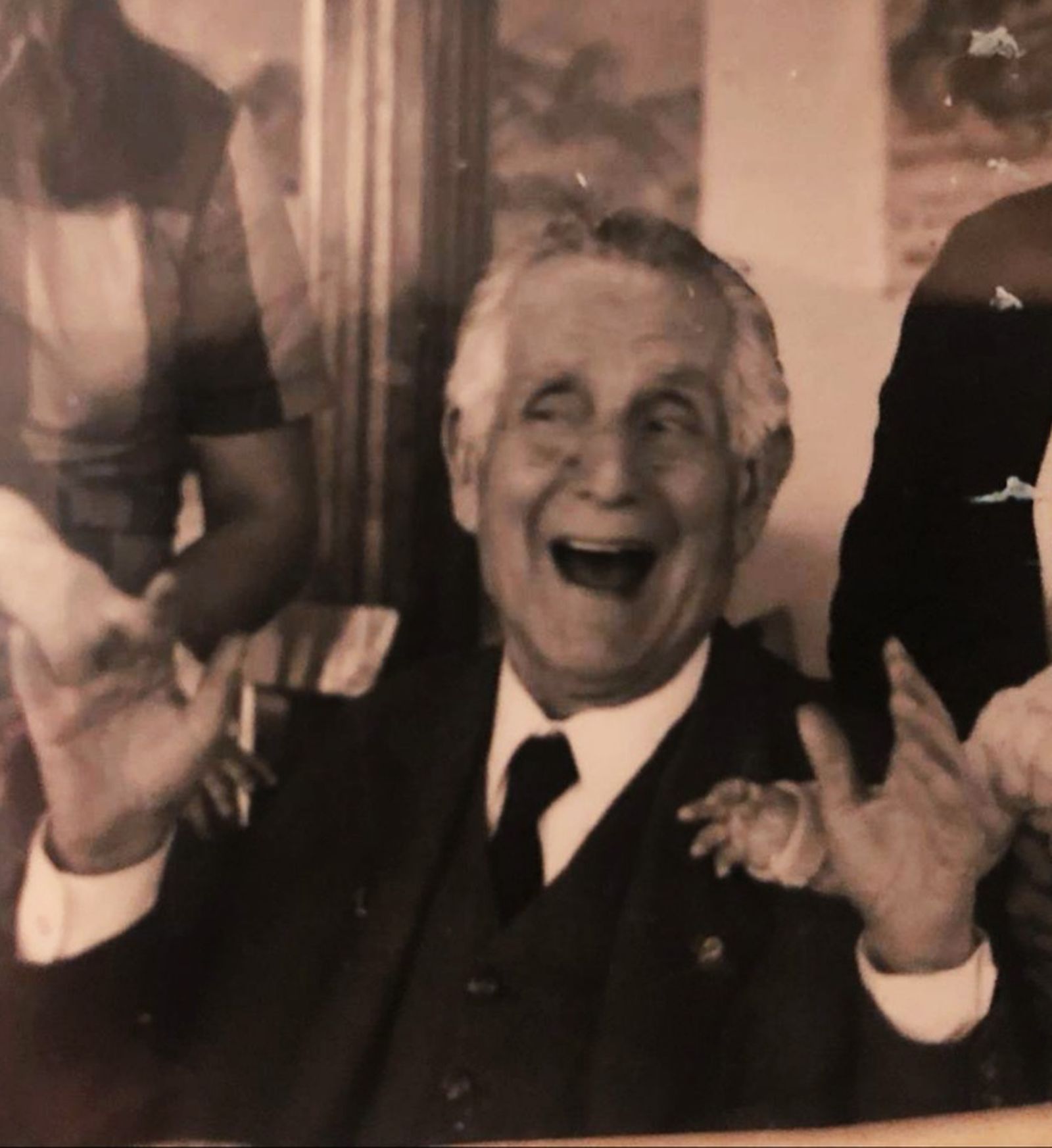 Dr. Rafael Aráez Pacheco