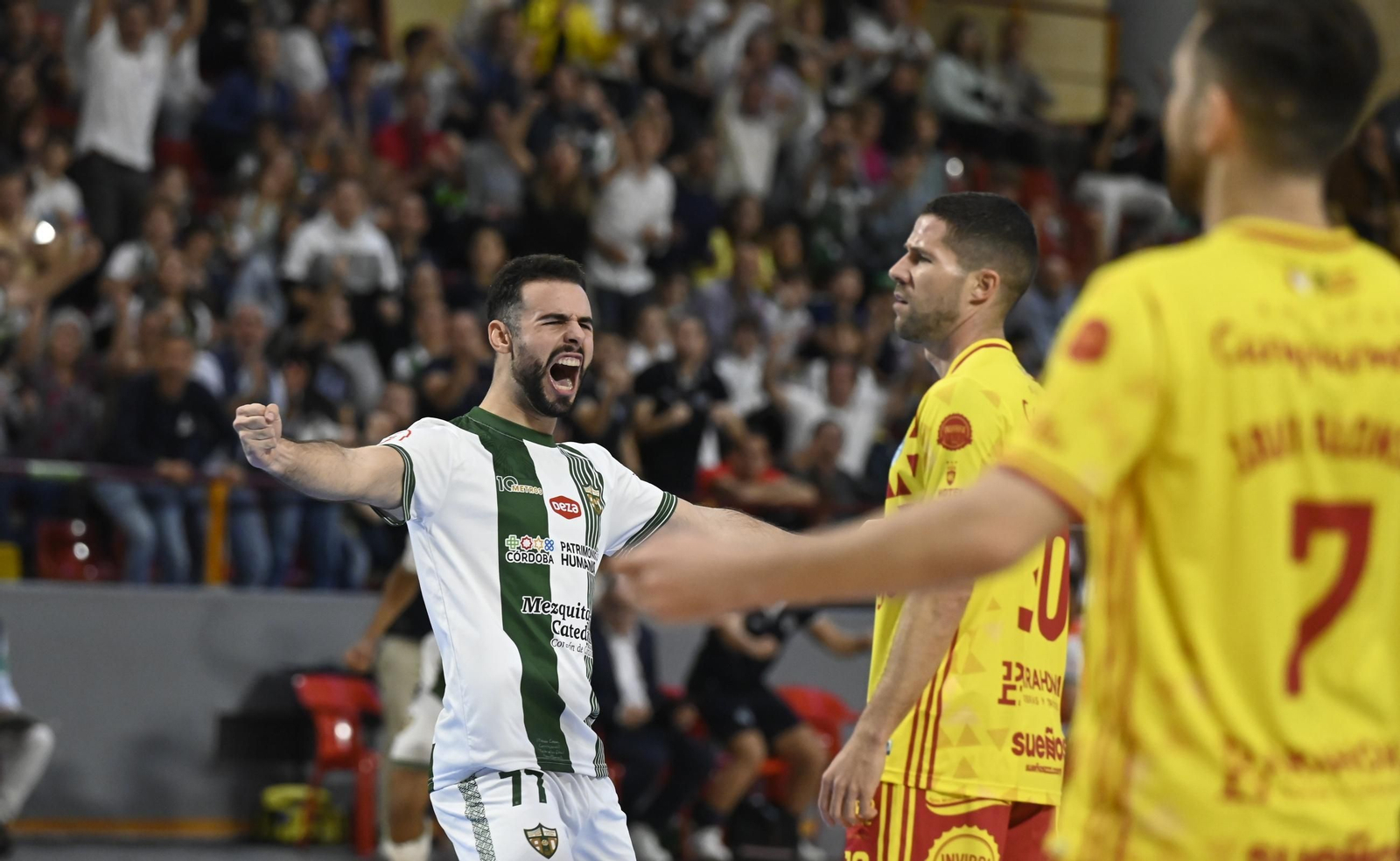 Las mejores fotos del ambiente en Vista Alegre en el Córdoba Futsal - Mazanares