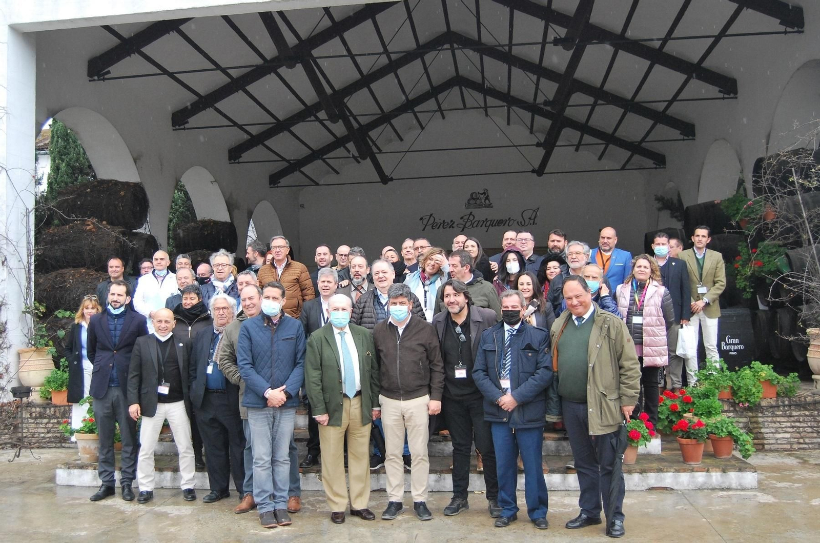 Foto de familia en la recepción a la UAES.