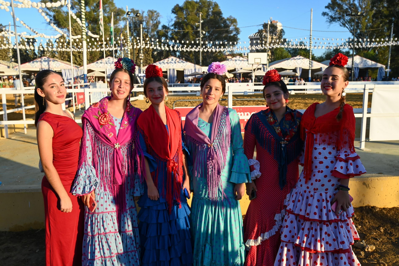 Imágenes del ambiente nocturno del 11 de octubre en la Feria del Caballo 2025