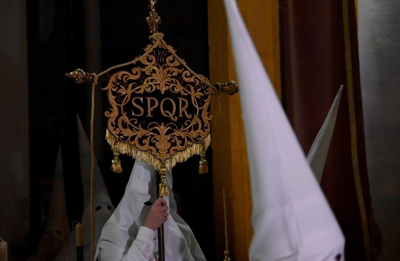 El Señor de la Salud da luz al Jueves de Pasión en Córdoba, en imágenes