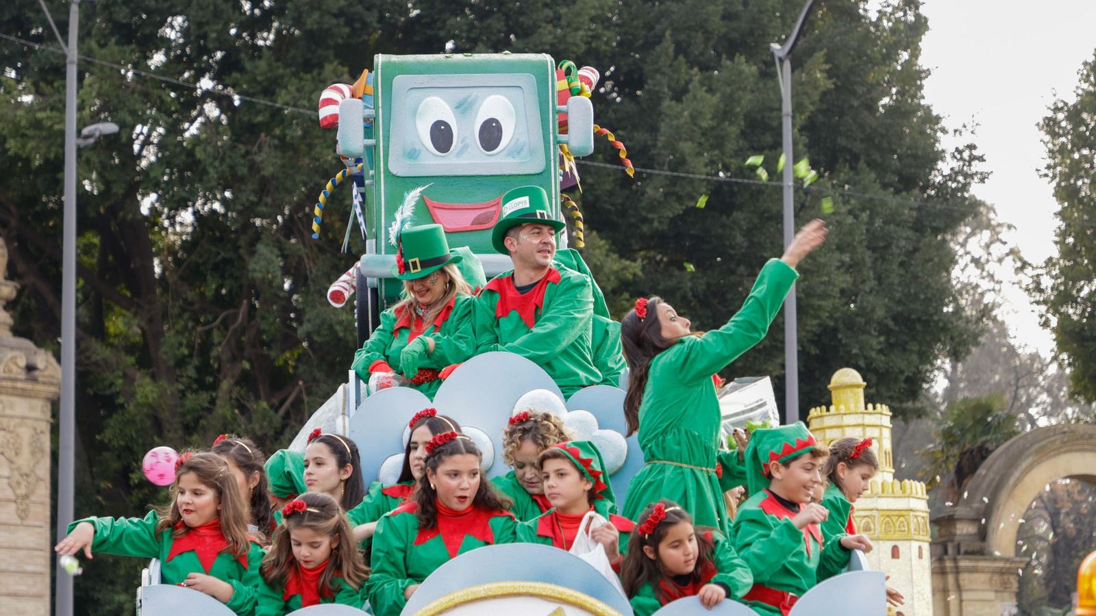 Las fotos de la ínsolita salida de los Reyes Magos del Ateneo un 4 de enero