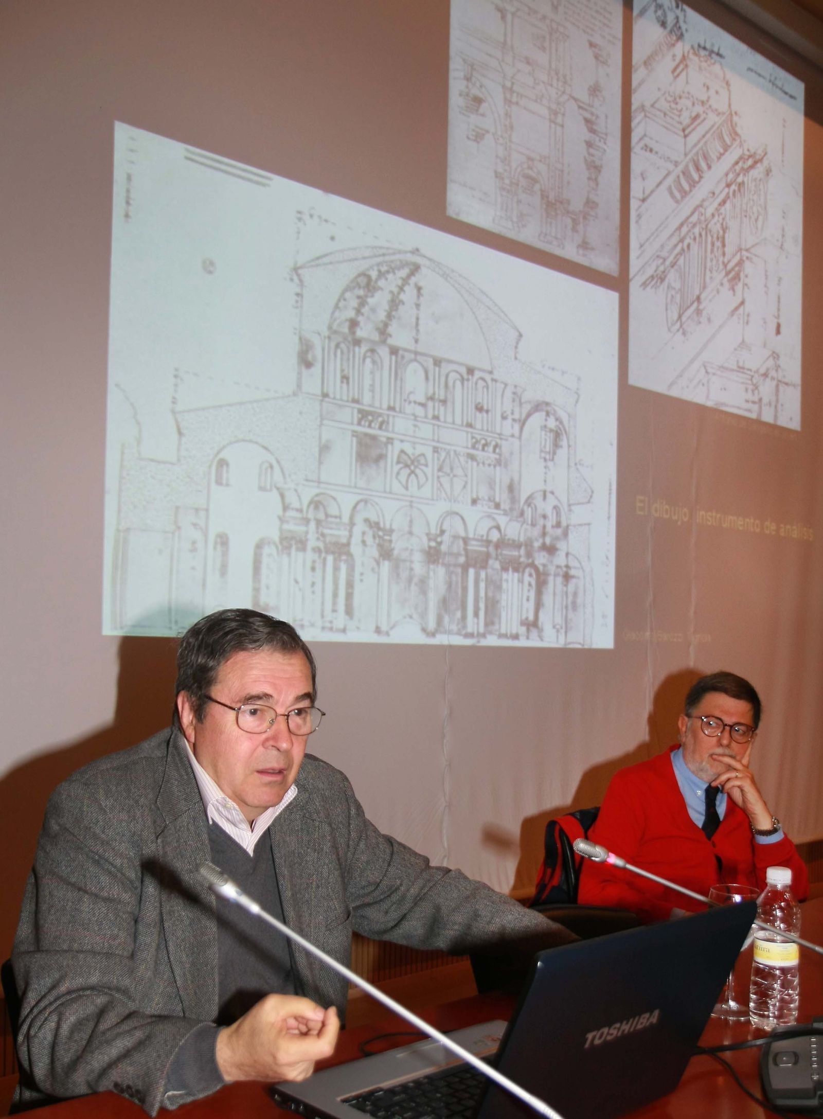 Antonio Almagro, en una conferencia.