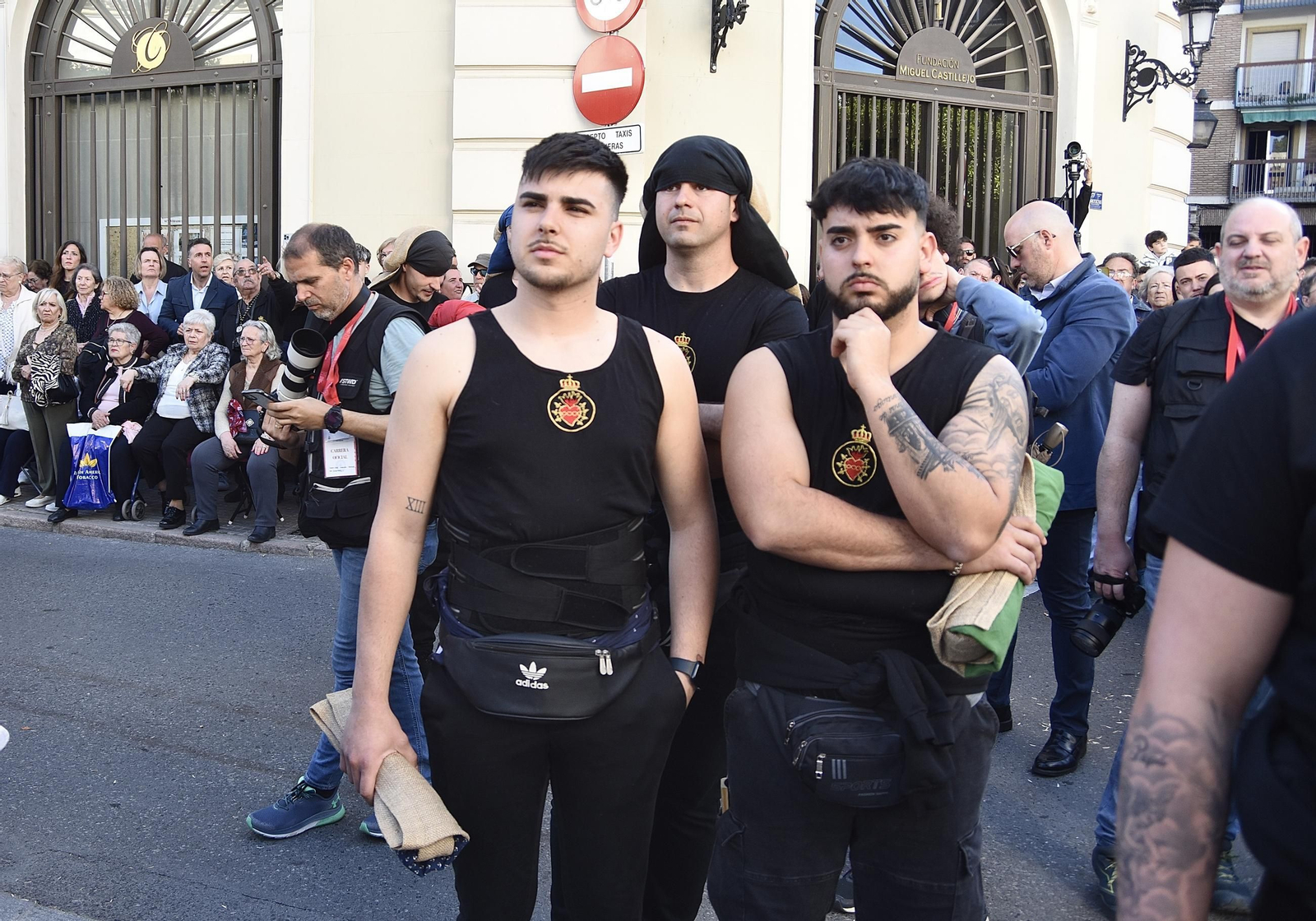 La procesión de los Dolores en este Viernes Santo de Córdoba, en imágenes