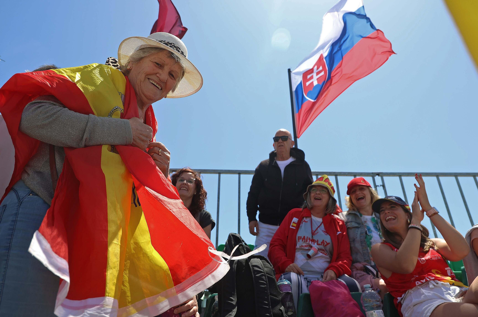 Fotos del domingo en el Internacional de España de balonmano playa de La Línea