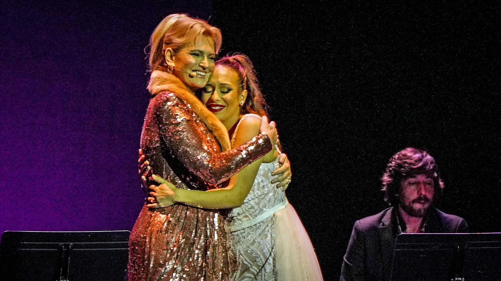 Ainhoa Arteta y María Terremoto suenan con alegría en Jerez