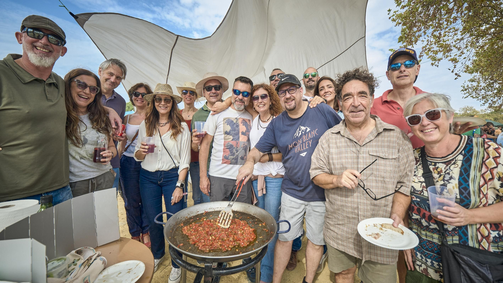 Concurso de paellas en Las Canteras.
