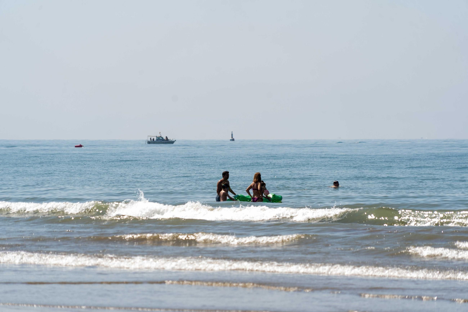 Ambiente de las playas de Punta Umbría la mañana del sábado 9 de agosto