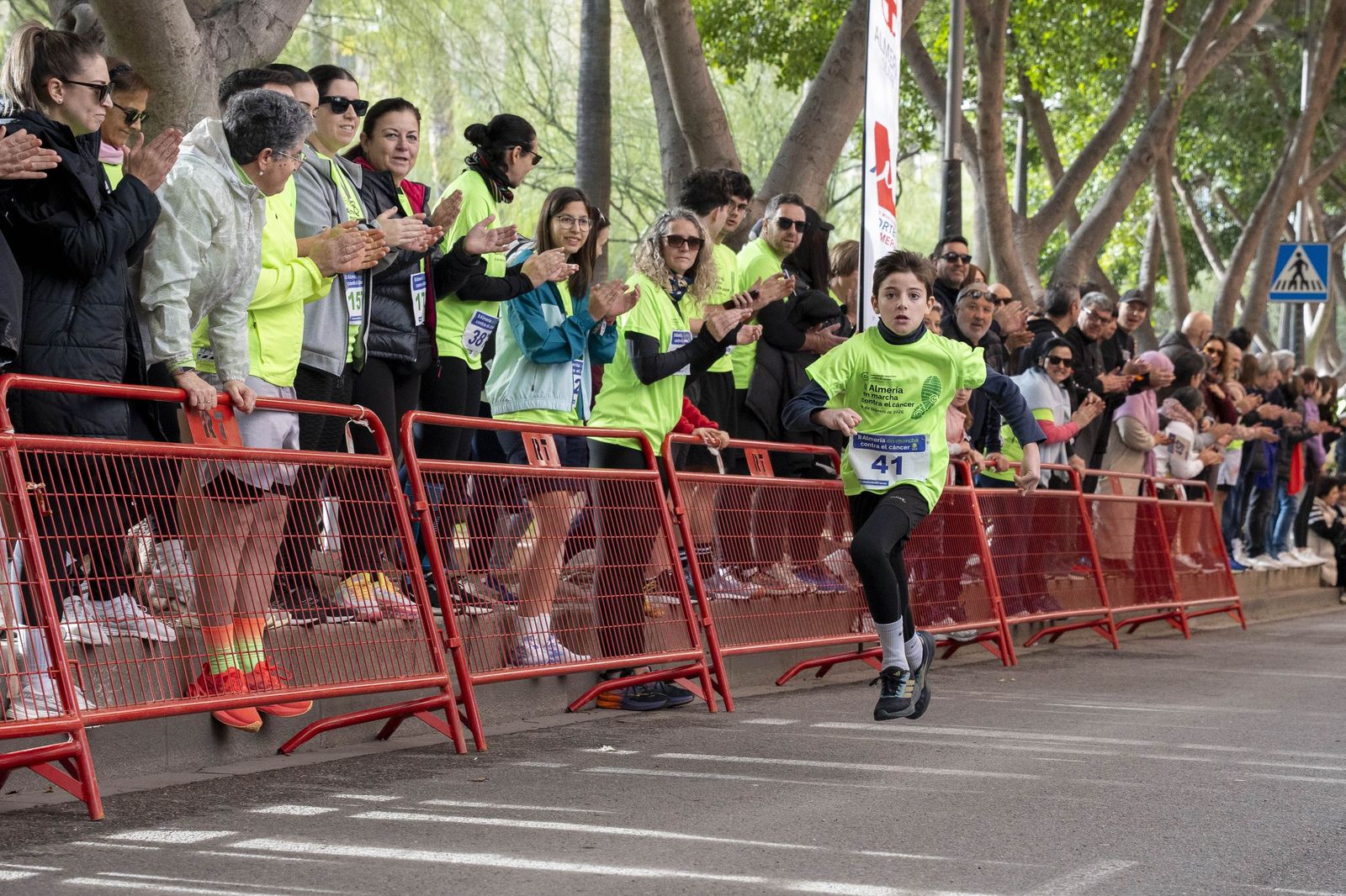 Almería corre unida contra el cáncer en una jornada solidaria