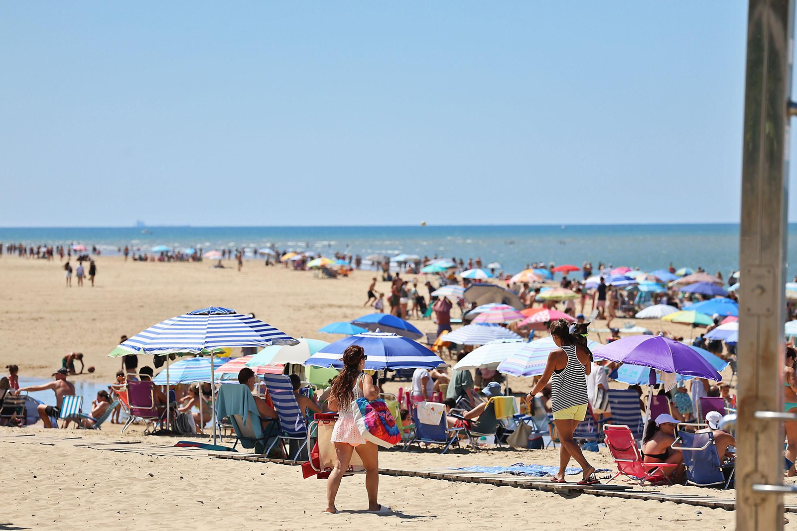 Las imágenes del domingo de playa en Huelva