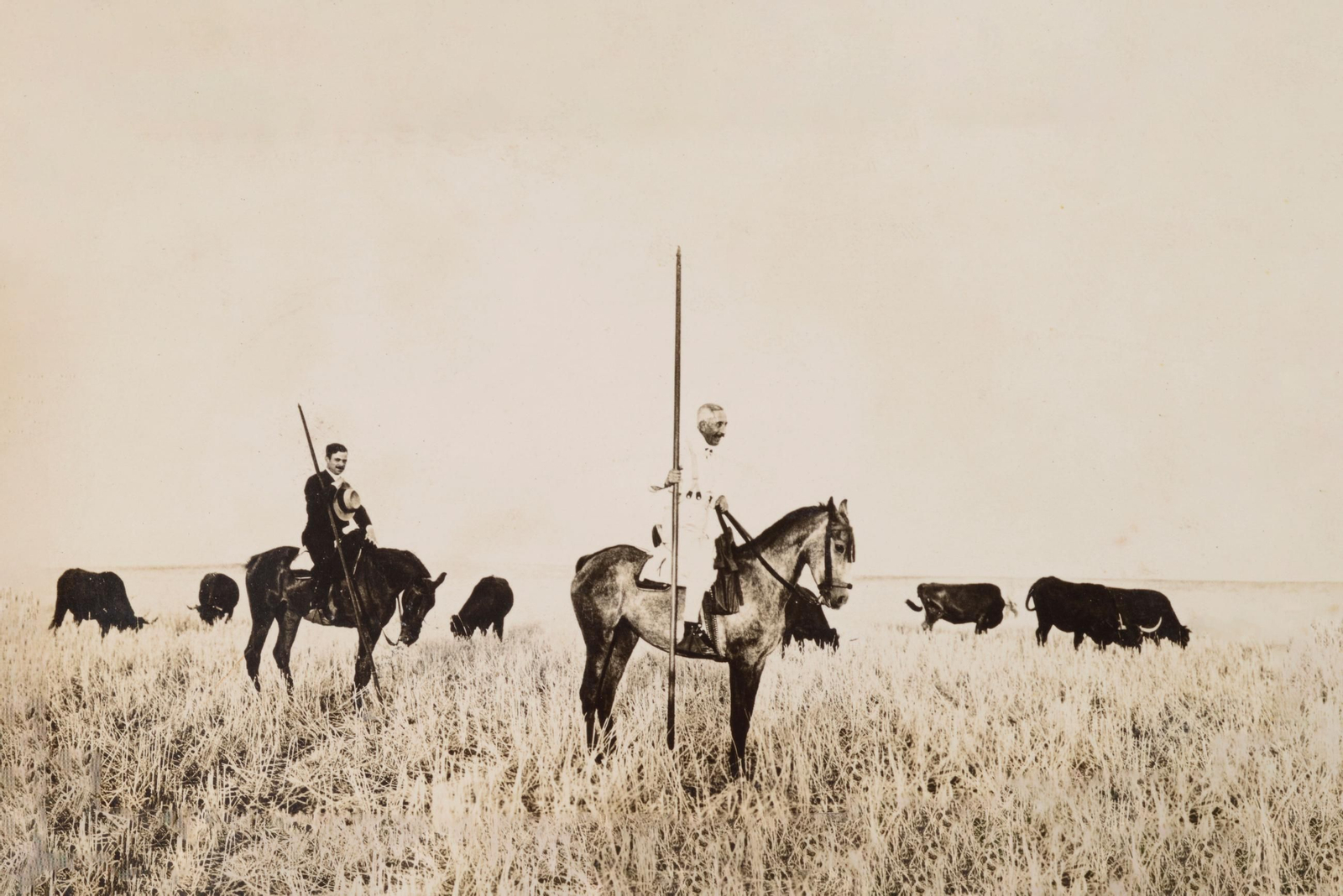 Salvador Suárez Ternero y José Luis Andrada Vanderwilde en la finca El Vado.