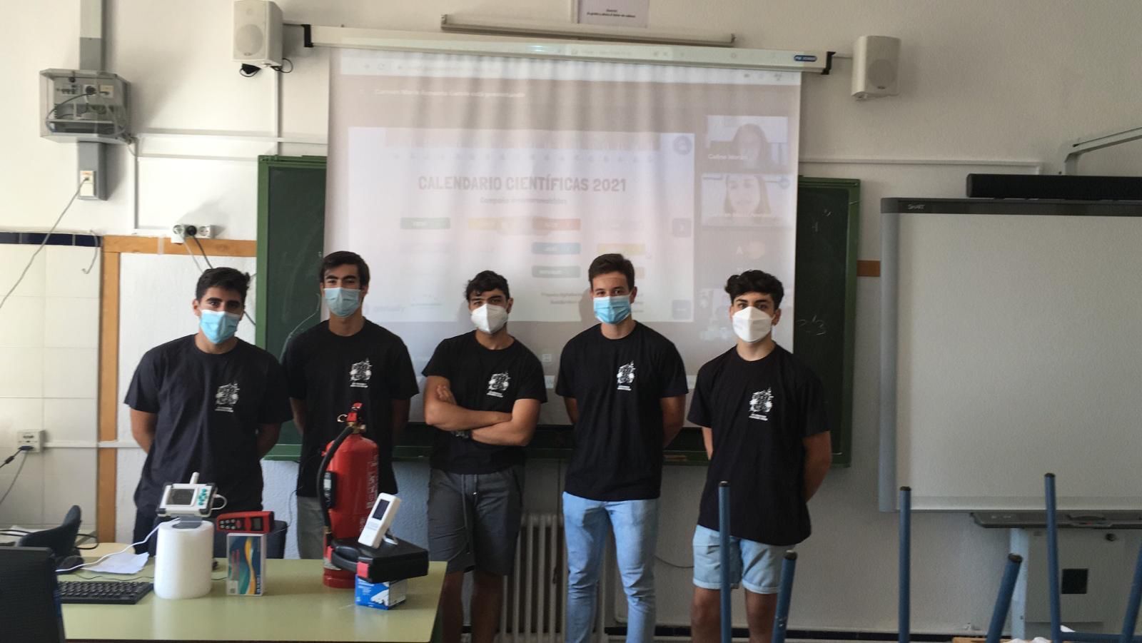 El grupo de alumnos del IES Francisco Rodríguez Marín que expondrán su trabajo de investigación.