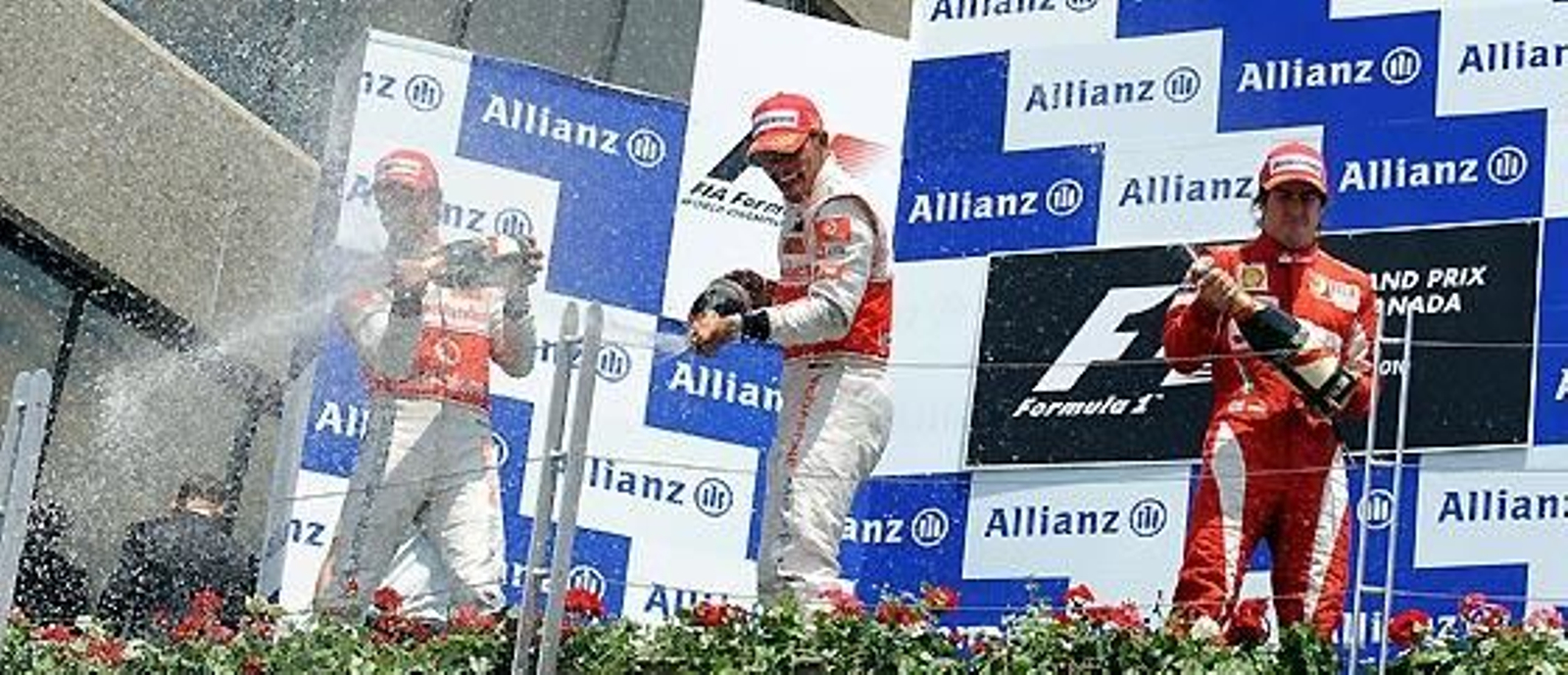 El podio del Gran Premio de Canadá, con Lewis Hamilton (McLaren), Jenson Button (McLaren), y Fernando Alonso (Ferrari).

Foto: Afp Photo / Reuters / Efe
