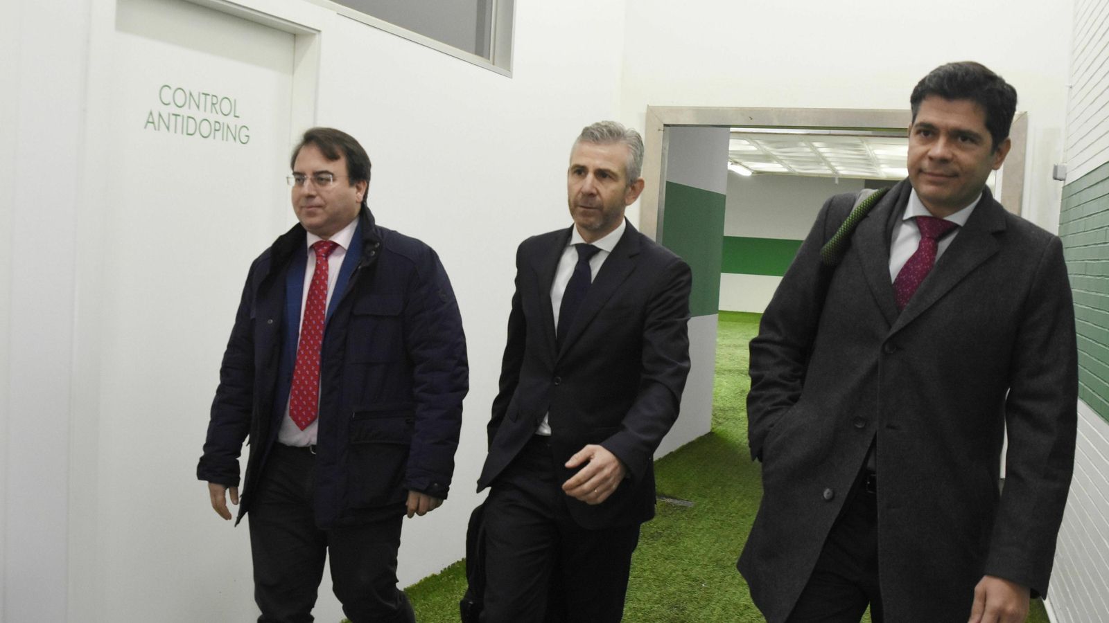Francisco Estepa, a la derecha de la imagen, junto a Francisco Javier Bernabéu y Juan Ramón Cuadros. Francisco Estepa, a la derecha de la imagen, junto a Francisco Javier Bernabéu y Juan Ramón Cuadros.