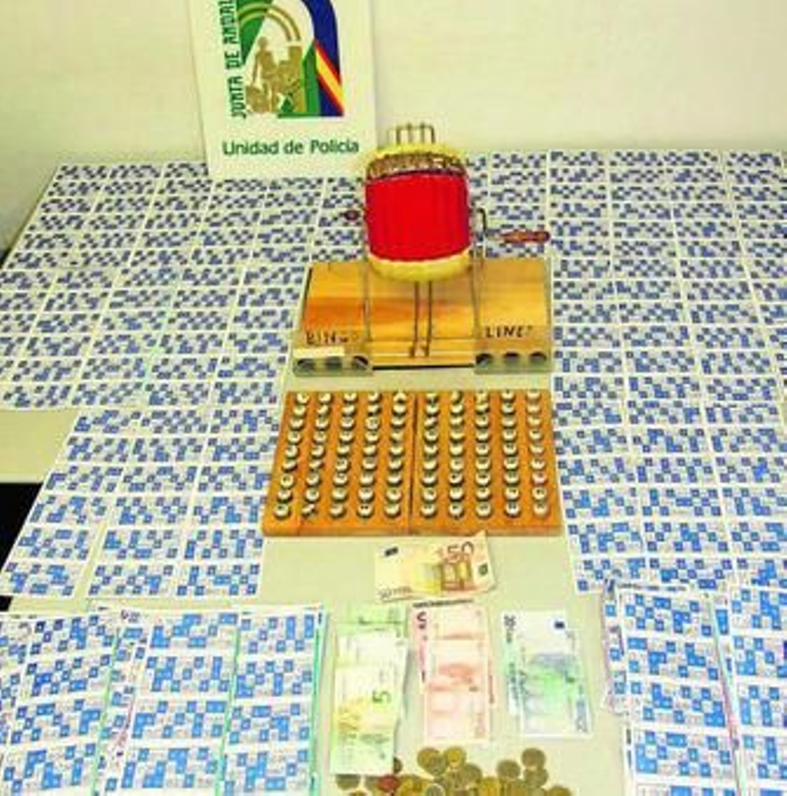 Material localizado por los agentes durante las actuaciones