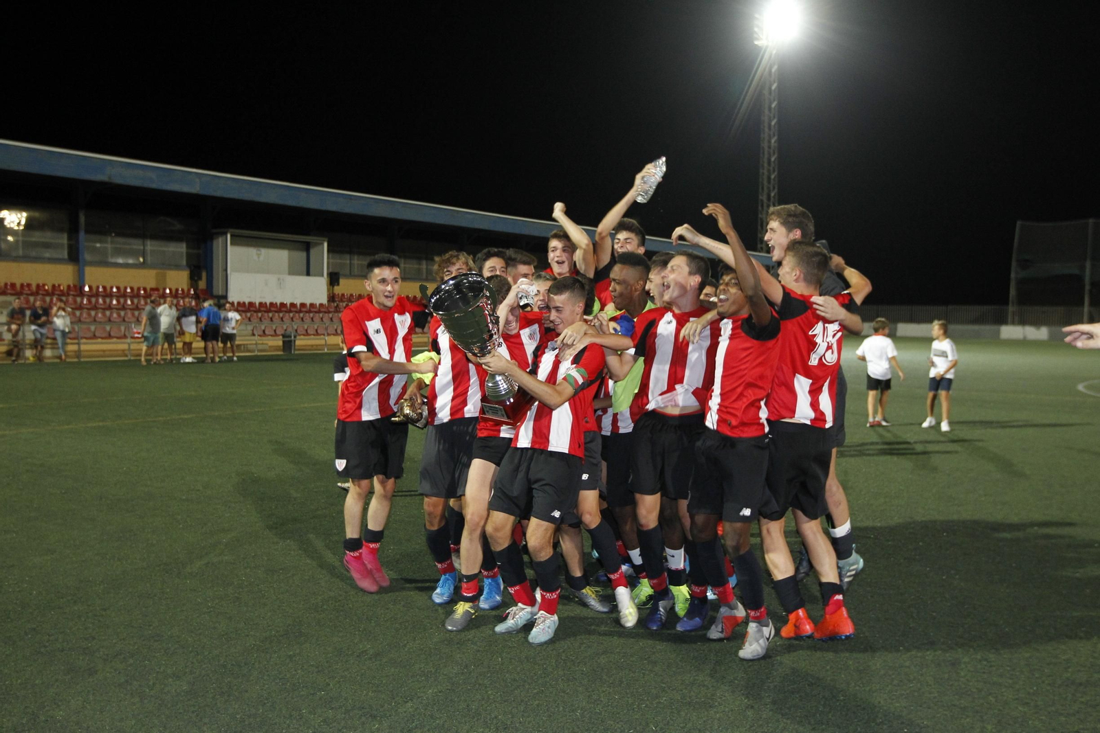 Las imágenes del VII Trofeo de Feria de Fútbol Juvenil 'I Memorial Juan Oncala'
