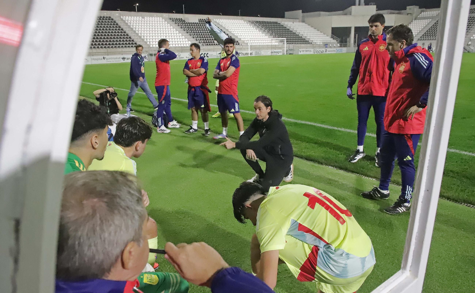 Fotos del partido de entrenamiento entre las selecciones nacionales sub-19 y sub-18 de España en La Línea