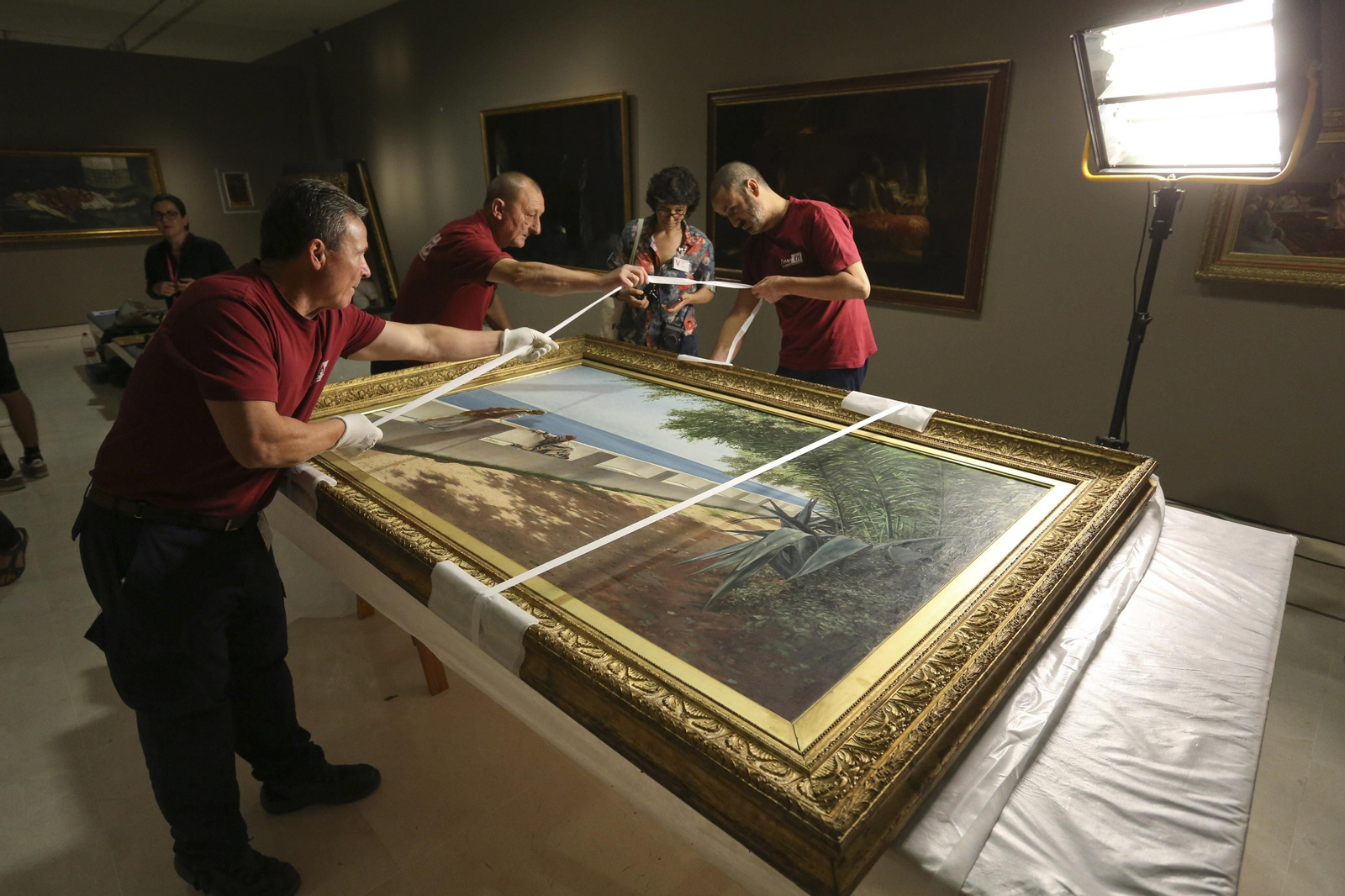 Fotos del montaje de la nueva exposición del Museo Carmen Thyssen