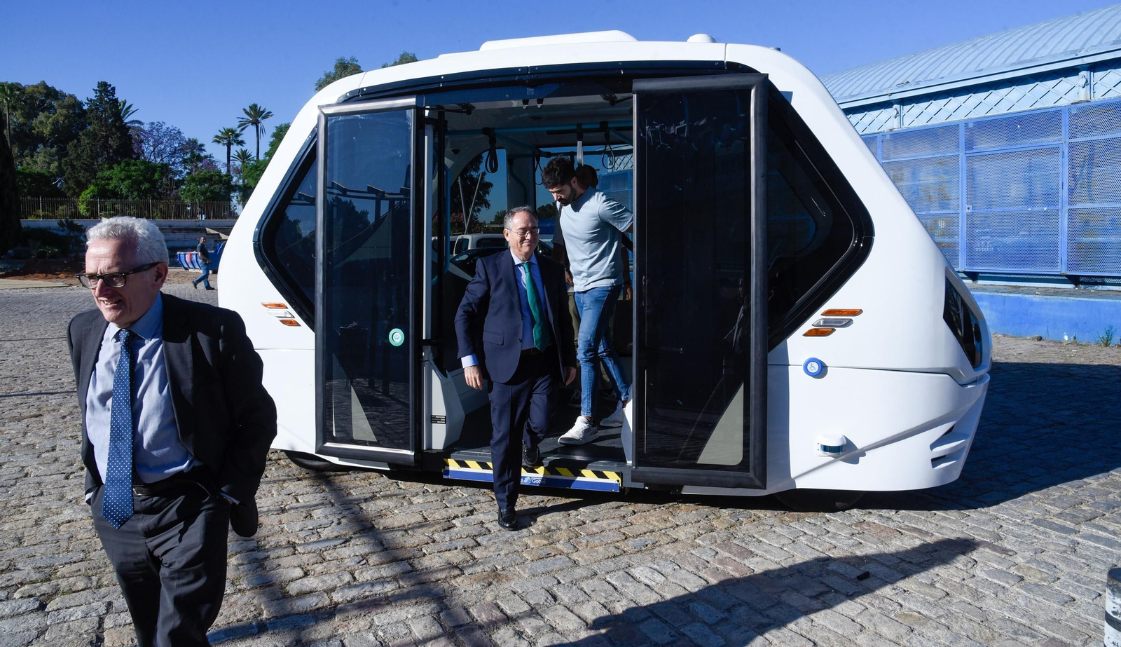 Las fotos de la presentación de la lanzadera autónoma del Puerto de Sevilla