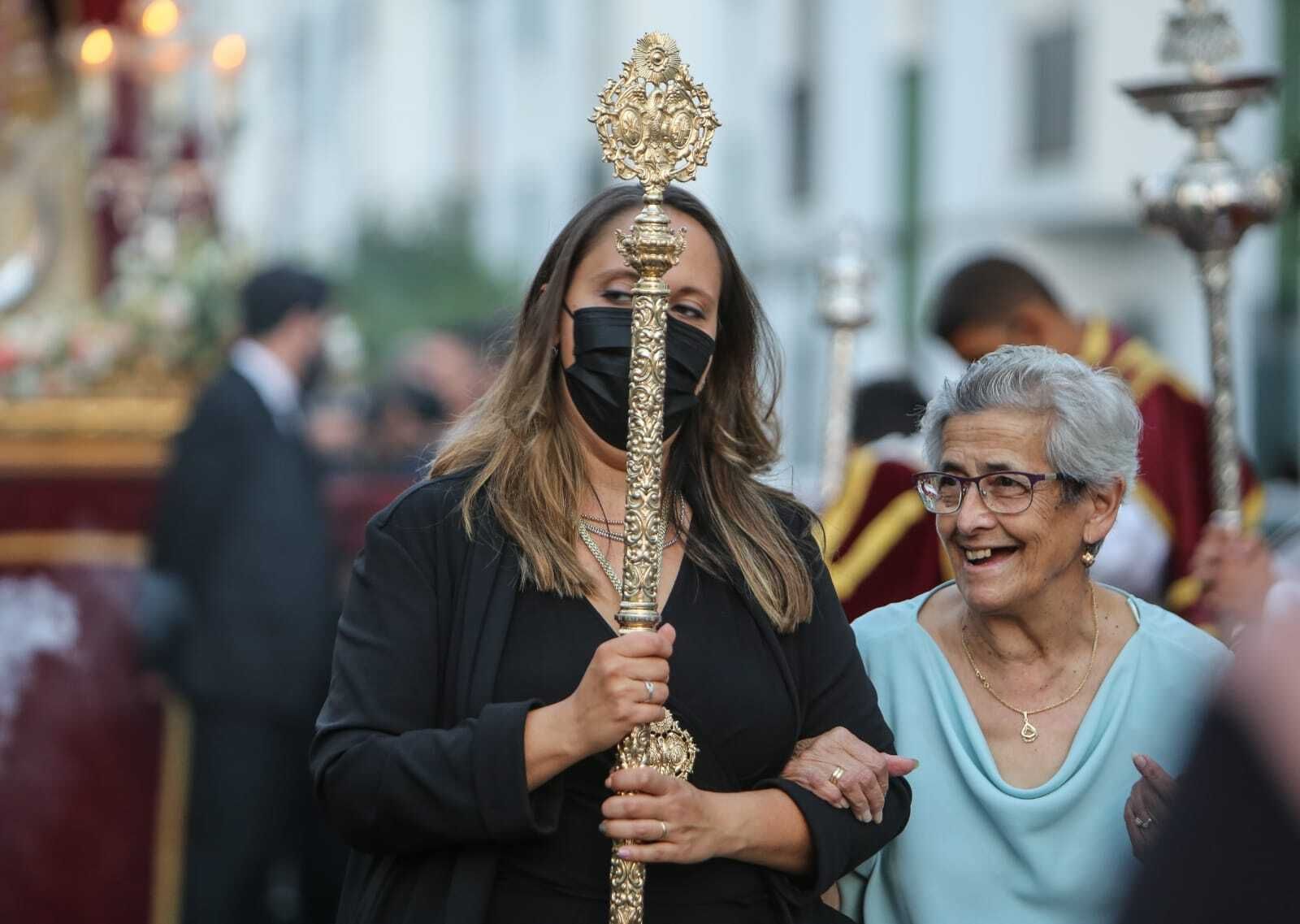 Primera salida de una imagen cofrade por las calles de Chiclana desde el inicio de la pandemia.