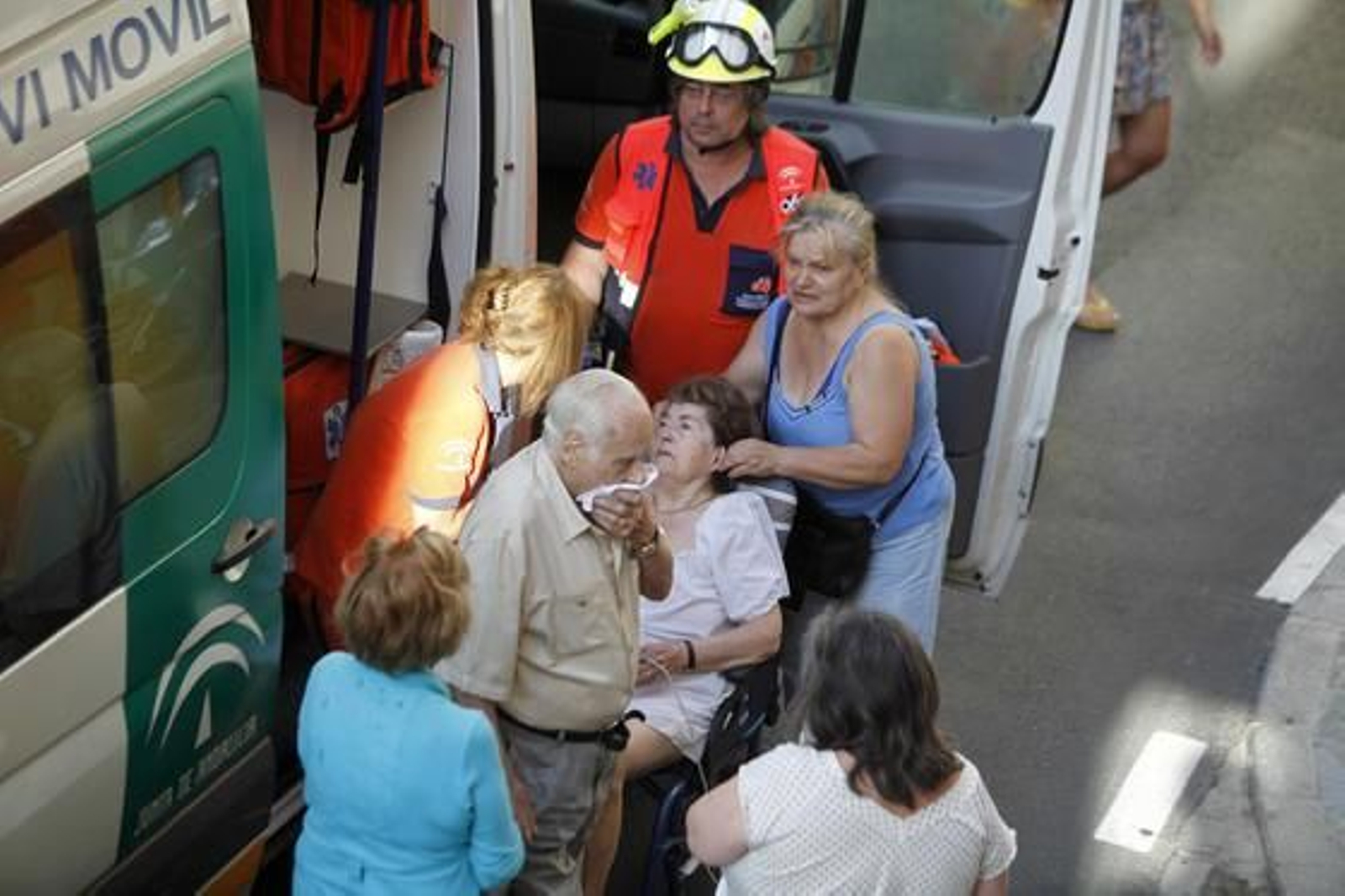 Espectacular incendio en un edificio de la calle Brasil. /Jesús Marín