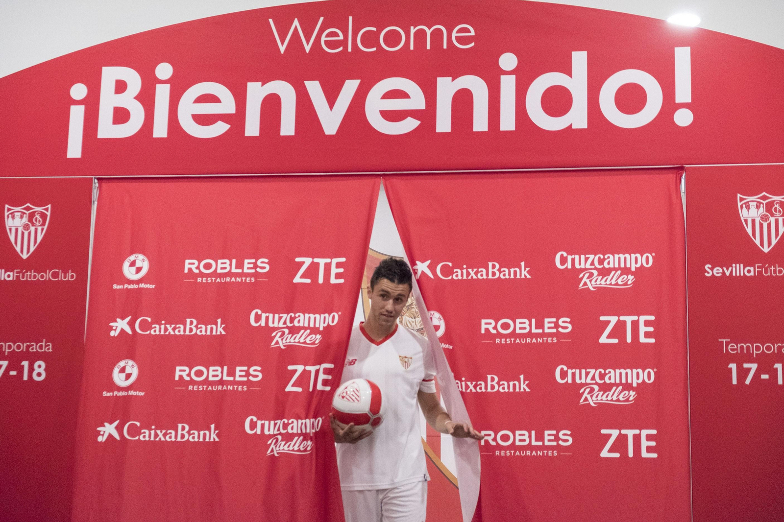 Corchia, el día de su presentación como jugador sevillista.