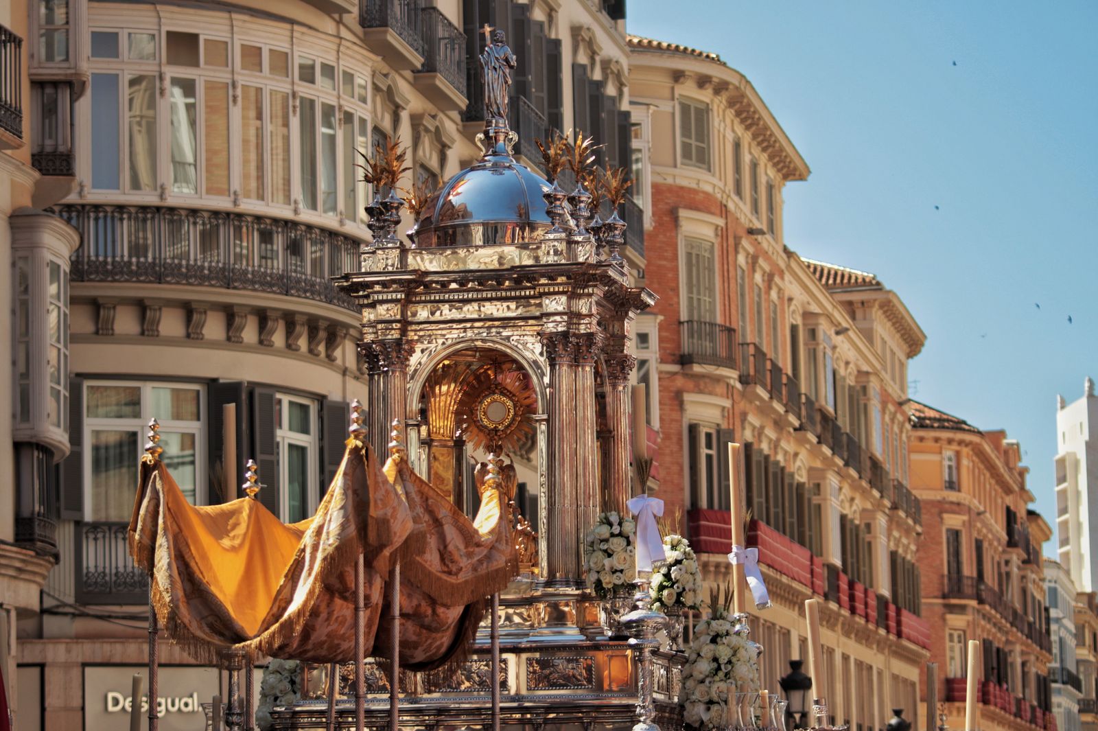 La imágenes de la procesión del Corpus Christi este domingo en Málaga