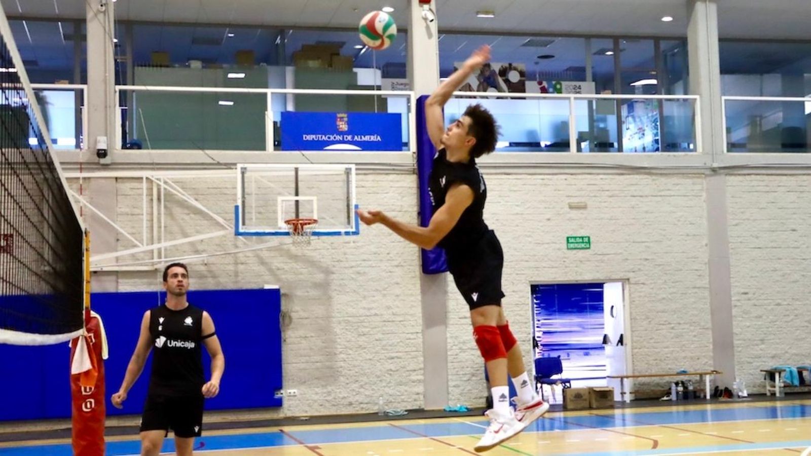 Mario García, en una de las sesiones de trabajo del equipo ahorrador.