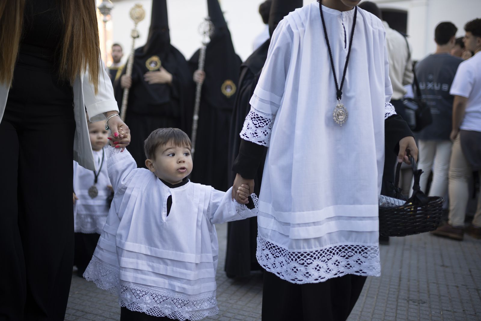 La Hermandad del Santo Entierro de la Semana Santa de Huelva 2023, en imágenes