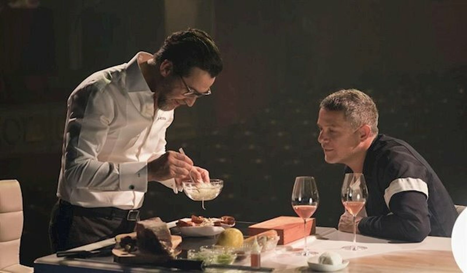 Quique Dacosta en  plena elaboración para Alejandro Sanz