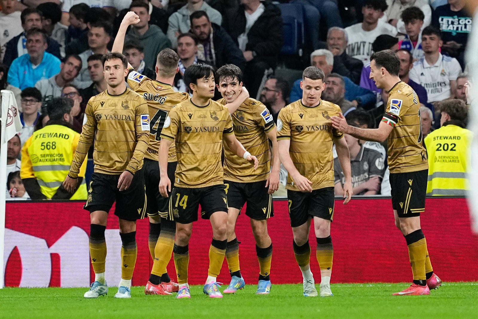 Las fotos del Real Madrid - Real Sociedad camino del Estadio de la Cartuja