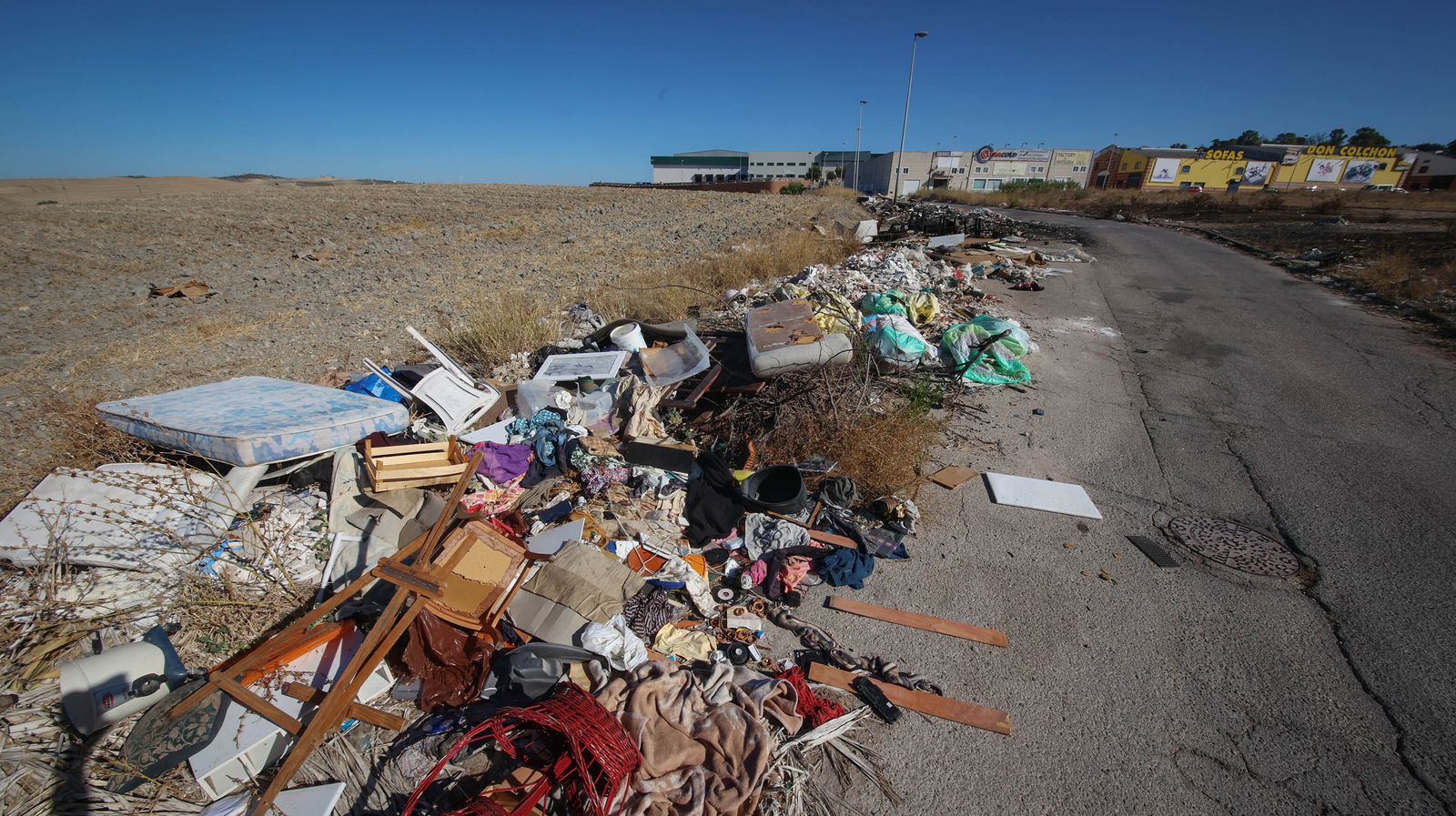 Escombrera ilegal en Jerez